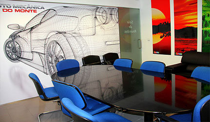 Área da Oficina: 150 m<sup>2</sup><br/>
													 Estacionamento: 5 carros <br/>
													 Horário funcionamento: 9h às 18h